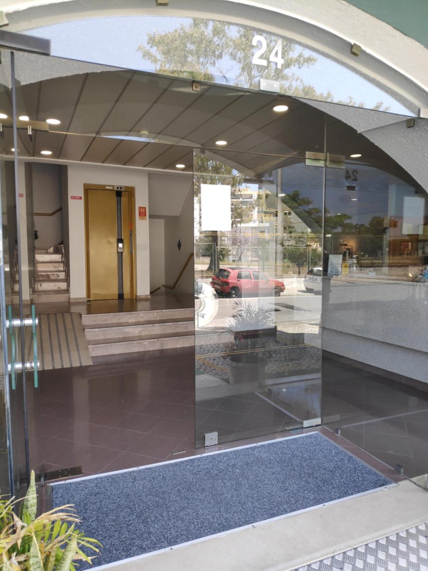 Hotel Alnacir Faro Bagian luar foto